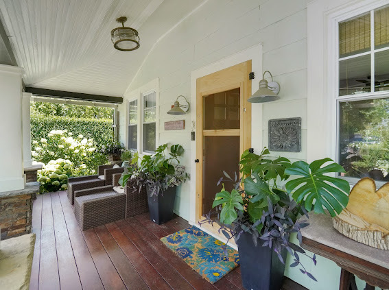 Calais Flower porch styling